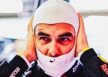 Helmut Marko deja afuera de Red Bull a Checo Pérez para el 2025.