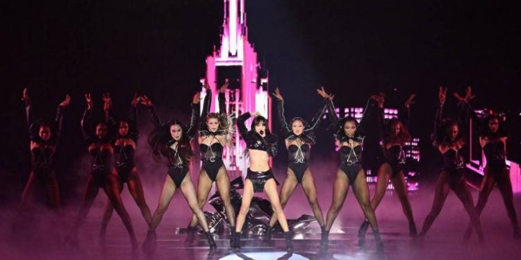 ¡Épico regreso! Así fue el Victoria’s Secrets Fashion Show con Lisa, Cher y Tyla desde Nueva York.