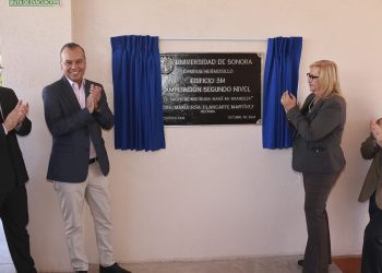 Develan placa alusiva a la ampliación del segundo nivel del edificio 3M de la Unison.