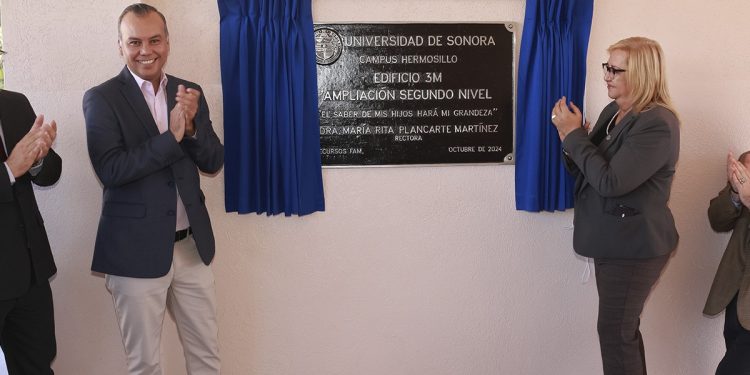 Develan placa alusiva a la ampliación del segundo nivel del edificio 3M de la Unison.