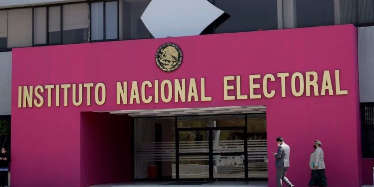 Realiza INE Conversatorio del Encuentro de Saberes y Diversidades para fomentar la participación policita de las juventudes.