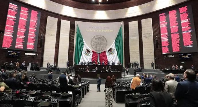Diputados aprueban la “Ley Silla”, adiós a las jornadas de 8 horas de pie.