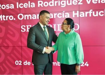 Rosa Icela Rodríguez y Omar García Harfuch toman cargo en ceremonia de entrega-recepción de Segob y SSPC.