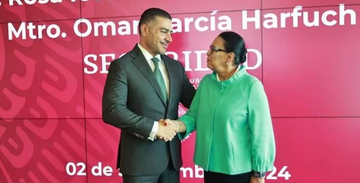 Rosa Icela Rodríguez y Omar García Harfuch toman cargo en ceremonia de entrega-recepción de Segob y SSPC.