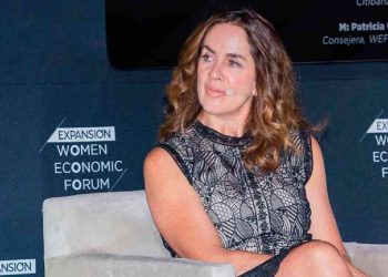 Banqueros eligen a Regina García como nueva directora general, la primera mujer en el cargo.