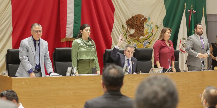 Congreso de Sonora analiza iniciativas sobre agua potable, administración municipal y candidaturas no registradas.