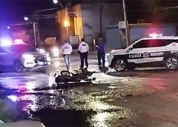 Muere pareja de motociclistas tras ser embestido por auto “fantasma”.
