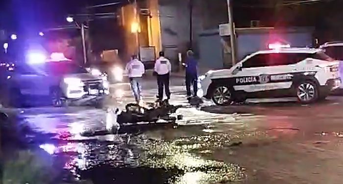 Muere pareja de motociclistas tras ser embestido por auto “fantasma”.