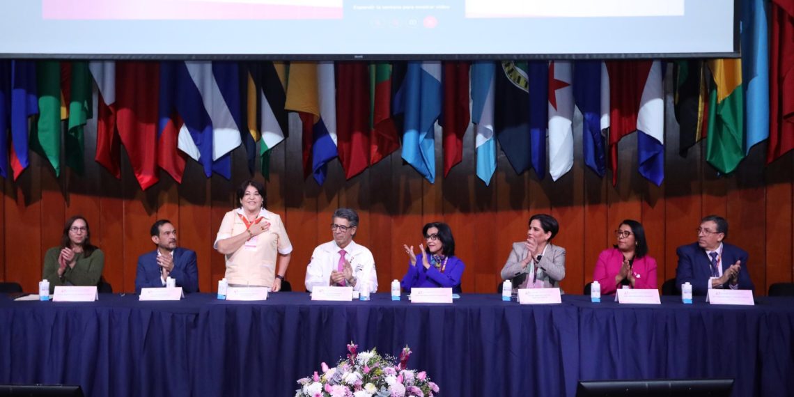 Inaugura IMSS Congreso Avances y Resultados en la Oportunidad Diagnóstica y Medicina de Precisión en Cáncer de Mama.
