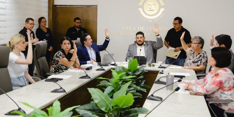 En comisión, Congreso de Sonora aprueba minutas en materia de vías férreas y áreas y empresas estratégicas.
