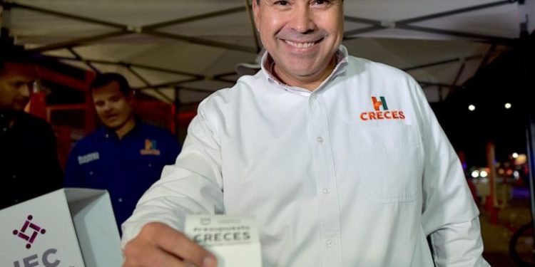 Viven Toño Astiazarán y ciudadanos jornada histórica con Presupuesto CRECES 2024.