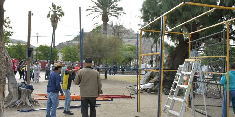 Arranca este martes Tianguis Navideño en parque El Mundito.