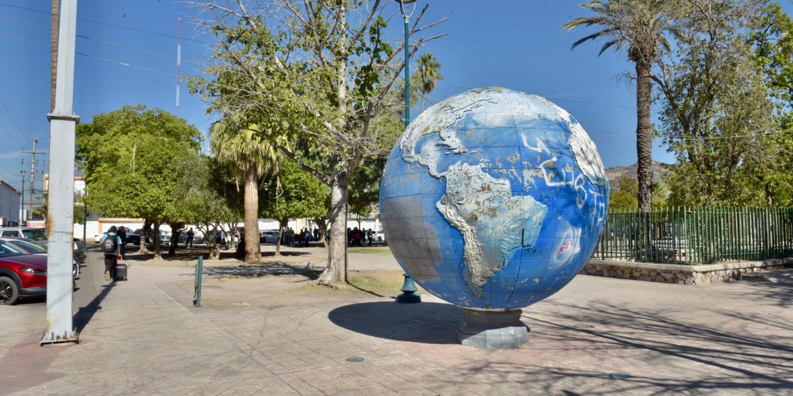 Prepara Gobierno Municipal una buena experiencia en el Tianguis Navideño 2024.