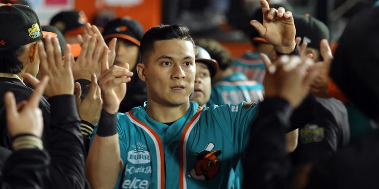 Naranjeros se imponen a Sultanes e igualan la serie.