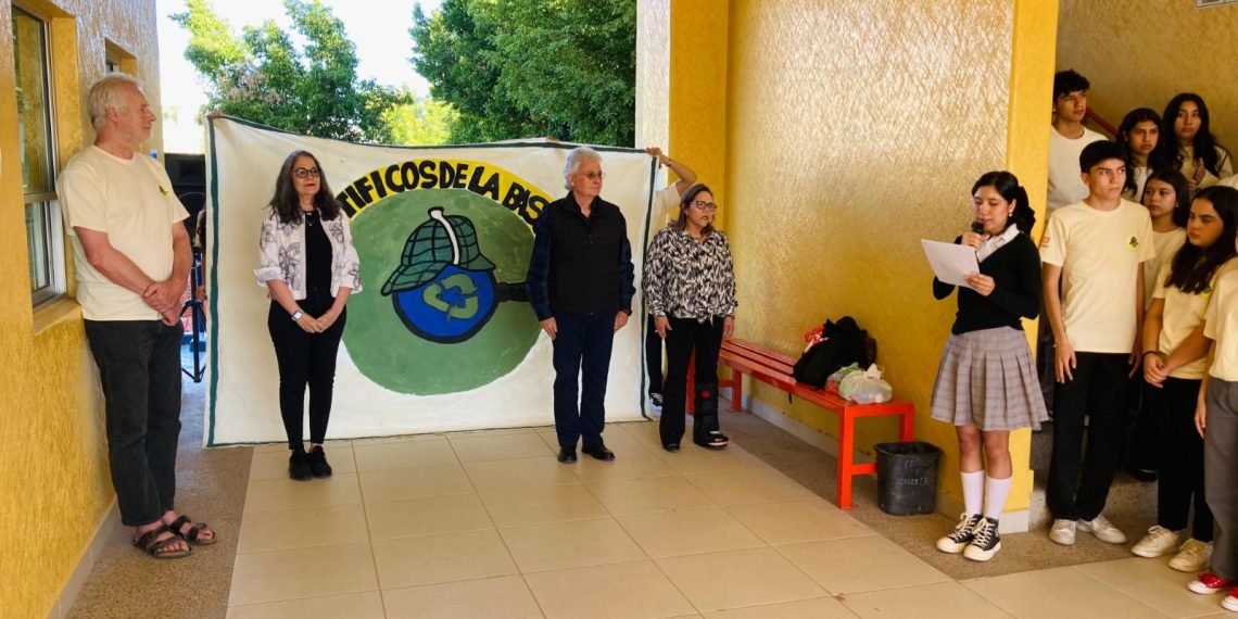 Impulsa Cobach Sonora limpieza de playas con “Científicos de la Basura”.