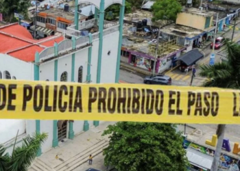 Asesinan a balazos a 2 monaguillos en Veracruz; les dispararon frente a la iglesia.