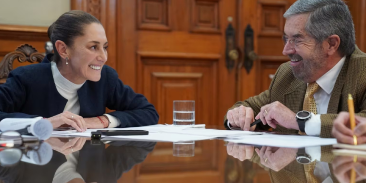 Sheinbaum habla con Trump de migración y seguridad; no abordan tema comercial.