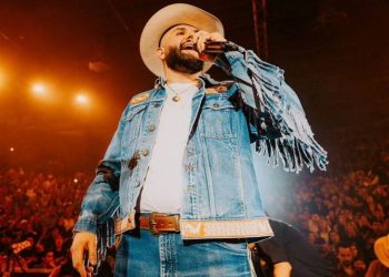 Carín León se consagra en el mundo de la música y conquista Europa.