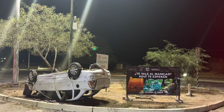 Difunden mensajes de prevención de campaña “AgarraLaOnda” en cruceros de Hermosillo.