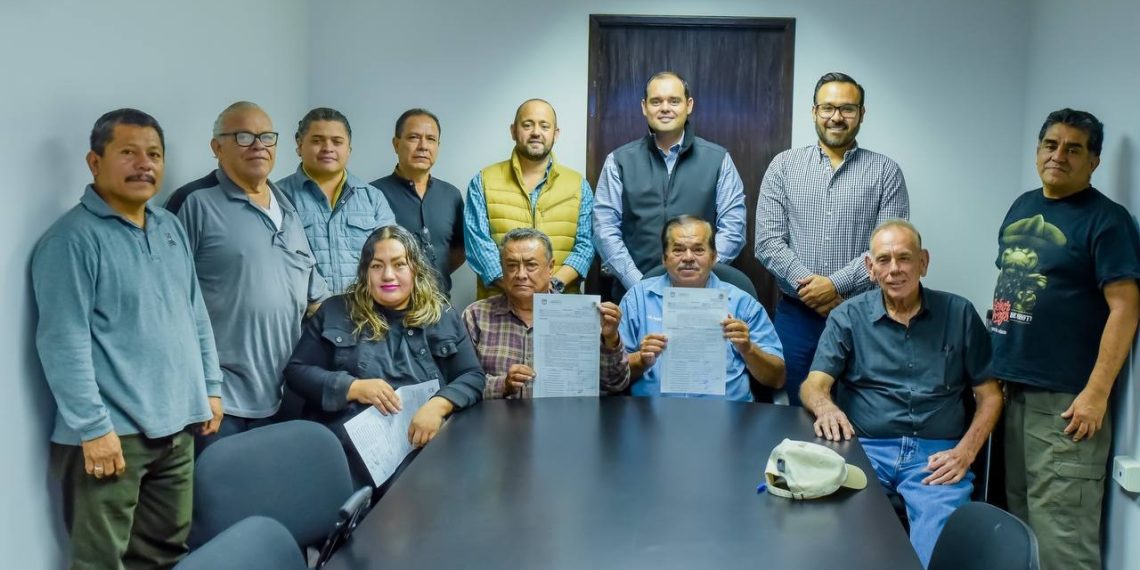 El Tianguis Navideño se instalará en El Mundito, acuerdan Comerciantes y Gobierno Municipal.