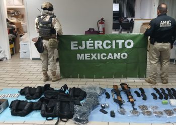 Detienen a masculino en posesión de arma de fuego y droga en Santa Ana.