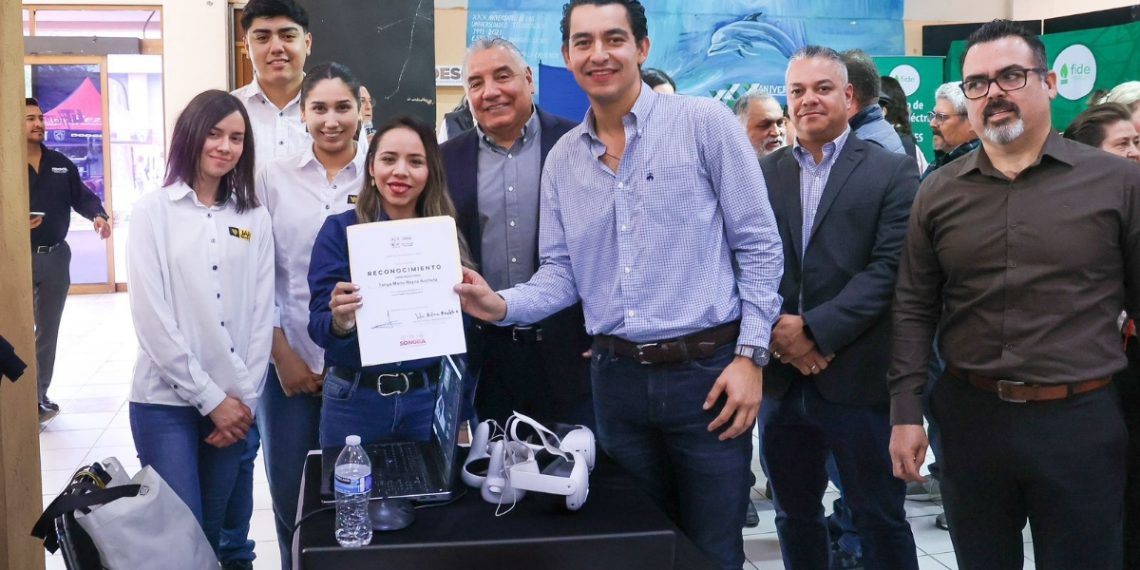Atiende Gobierno de Sonora a microempresarios y emprendedores en Expo Pymes Universitaria 2024.
