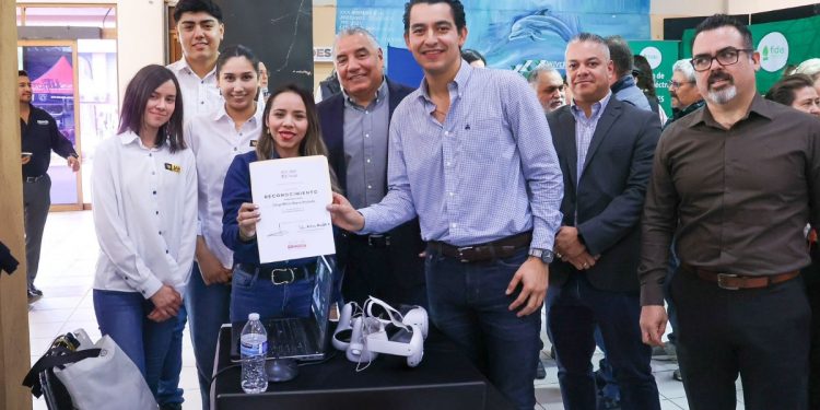 Atiende Gobierno de Sonora a microempresarios y emprendedores en Expo Pymes Universitaria 2024.