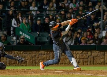Naranjeros triunfa en extra innings y se queda con la serie en Los Mochis.