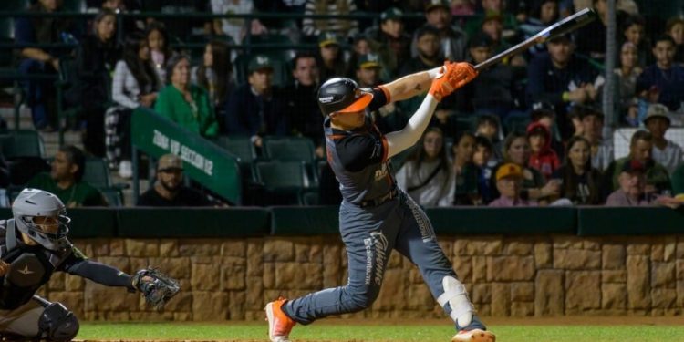 Naranjeros triunfa en extra innings y se queda con la serie en Los Mochis.