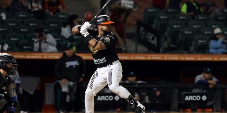 En extra innings Naranjeros de Hermosillo se llevó el Clásico de Sonora.