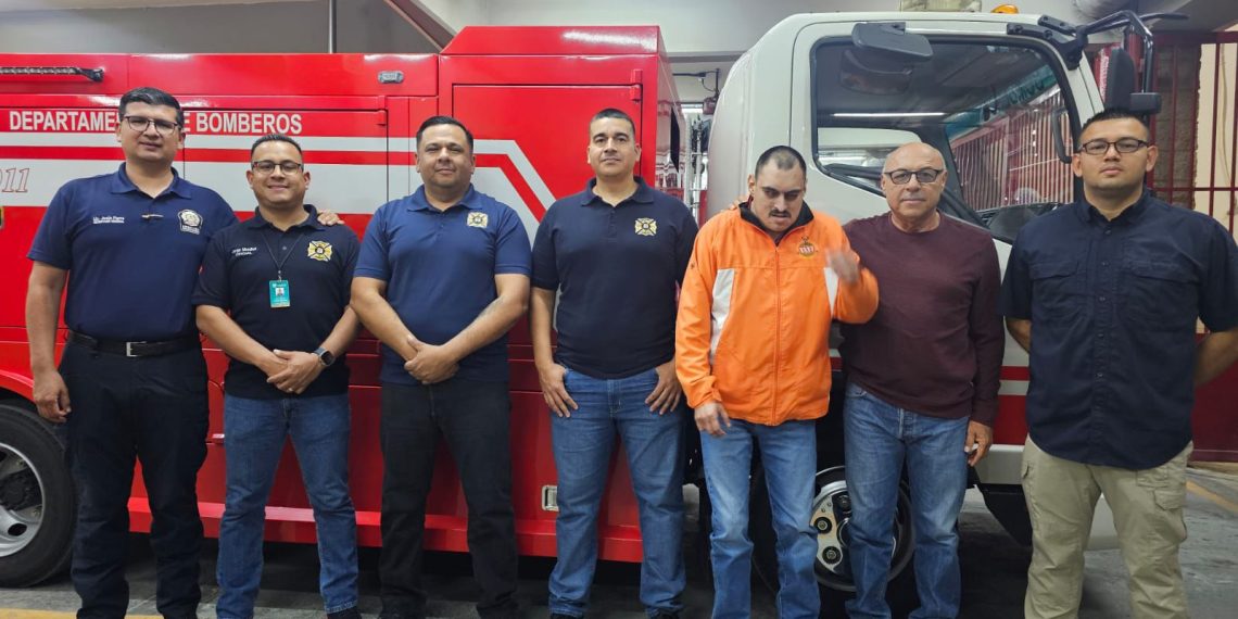 Reciben Bomberos de Hermosillo capacitación internacional sobre incendios en edificios altos.