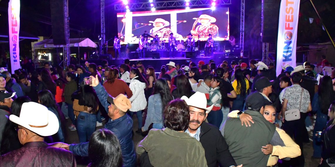 Cierra Kino Fest con baile a cargo de Contacto Norte.