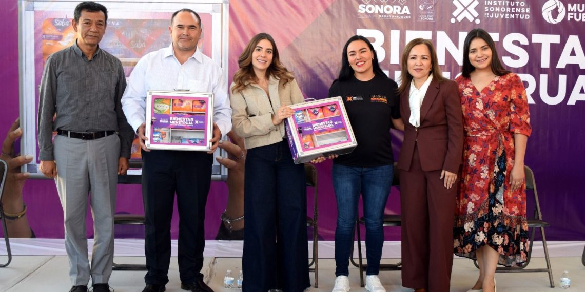 Entrega Gobierno de Sonora botiquines de Bienestar Menstrual a mujeres del Cereso.
