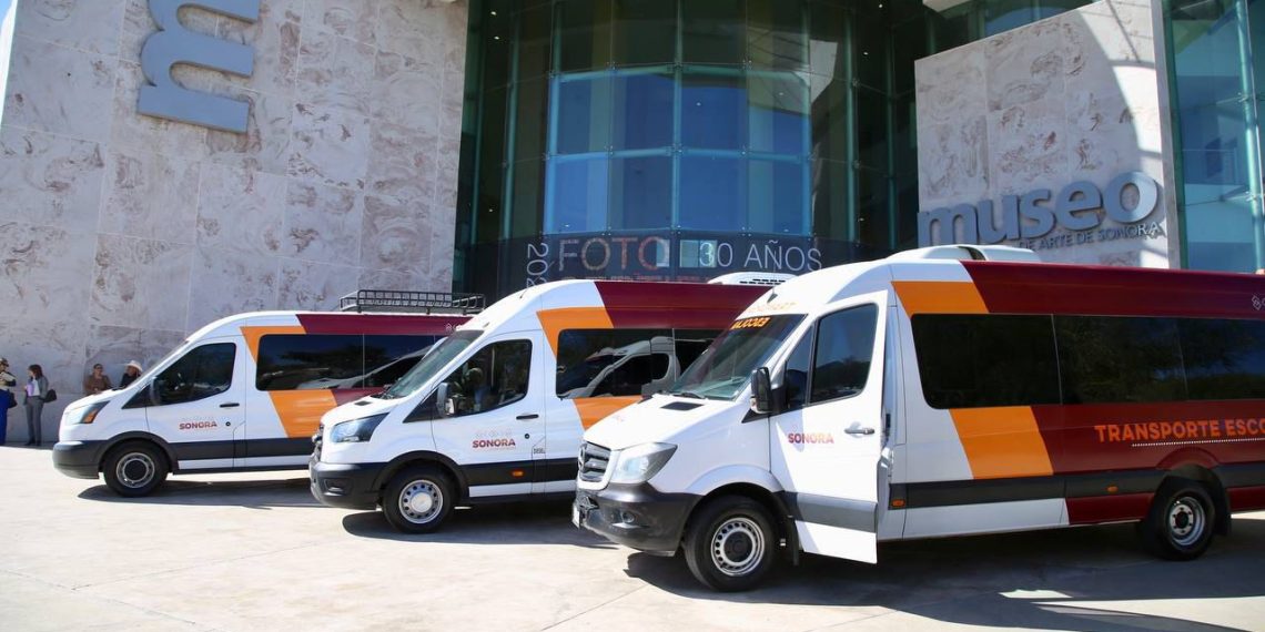 Lleva Gobernador Durazo transporte gratuito a estudiantes que no contaban con movilidad para llegar a sus planteles escolares.