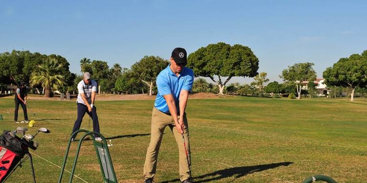 Torneo de Golf de la Cruz Roja arrancó con más de 140 jugadores.
