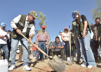 Llevan Toño Astiazarán y Patty Ruibal Hermosillo Crece Verde a La Cholla, con mega reforestación.