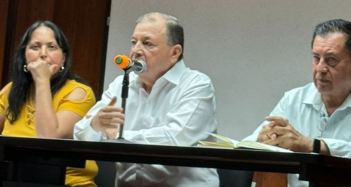 Cuauhtémoc González Valdez es electo coordinador de la Unidad Alternativa Universitaria con un contundente 68.9% de apoyo.