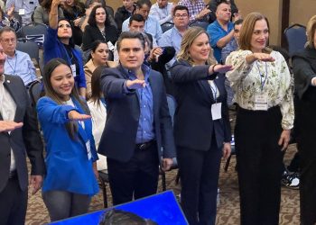 Panistas renuevan dirigencia en Sonora; reeligen a Gildardo Real.