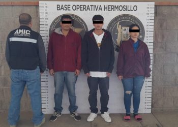 Cateo positivo en Hermosillo resulta en detención de tres personas y aseguramiento de droga.