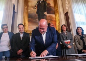 Enrique Alfaro propone iniciativa para que Jalisco se retire del Pacto Fiscal; acusa “maltrato presupuestal”.