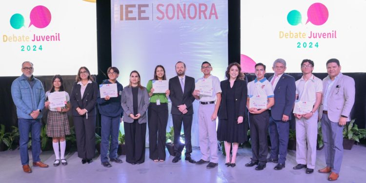 Con gran participación celebra IEE Sonora Debate Juvenil 2024.