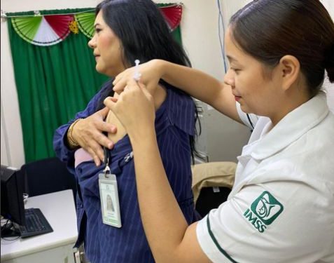 Mantiene IMSS en Sonora campaña de vacunación contra Influenza y COVID-19.