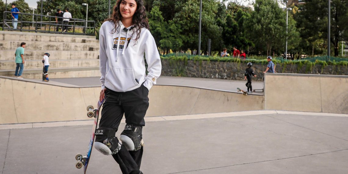 Dan el skateboarding y el IMSS un giro a la vida de Emilia Ojeda, patinadora profesional y ganadora del Premio Estatal del Deporte 2024.