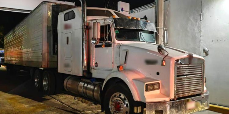 Le ponen el dedo y lo detienen con 16 kilos de fentanilo y metanfetamina en la caseta de Hermosillo.