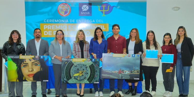 Otorgan Premio Estudiantil de Periodismo “Norma Alicia Pimienta”.