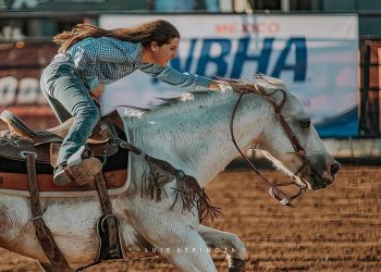 Brillan alumnas de Cobach Sonora como campeonas en rodeo