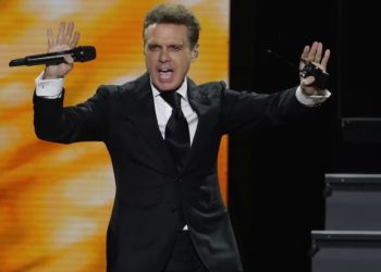 Luis Miguel presume los números de su gira: 190 conciertos y 3 millones de espectadores.