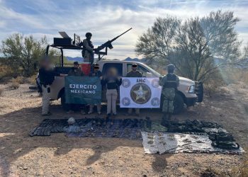 Autoridades repelen agresión, detienen a siete personas y aseguran arsenal en Caborca.