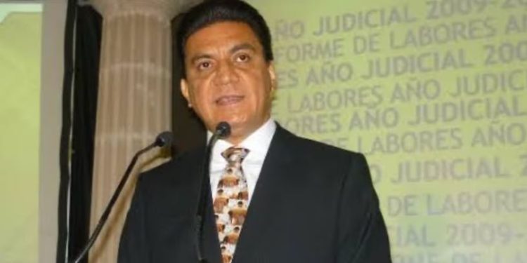 Asesinan al magistrado Edmundo Román Pinzón en Acapulco, Guerrero; inician investigación.
