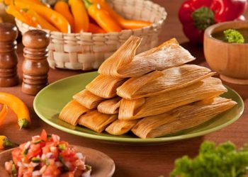 Recomienda Salud Sonora cuidar alimentación durante fiestas decembrinas.